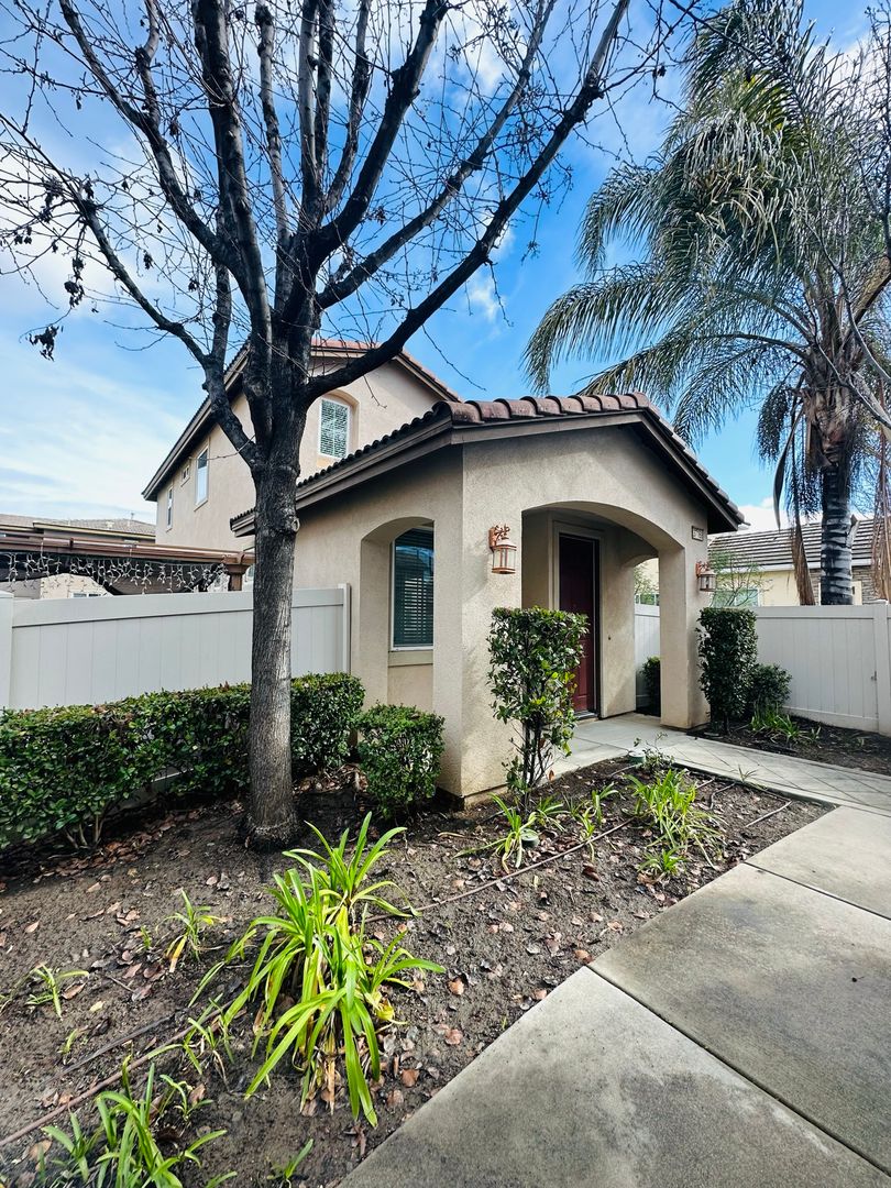 Murrieta House: 37168 Galileo Ln