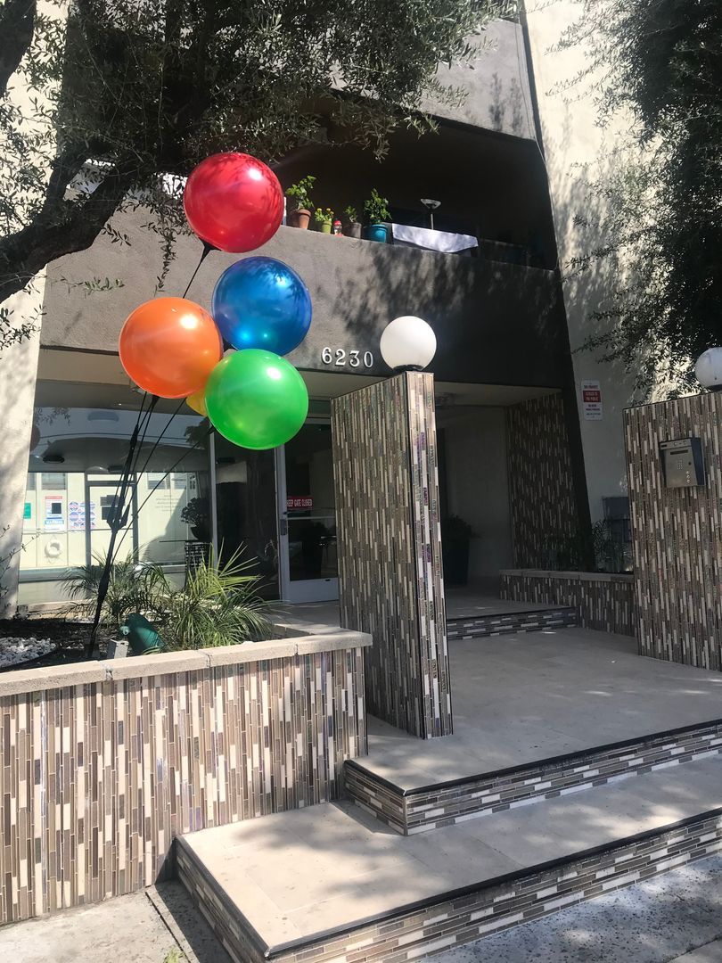 Tarzana Apartment: 6230 Reseda Blvd