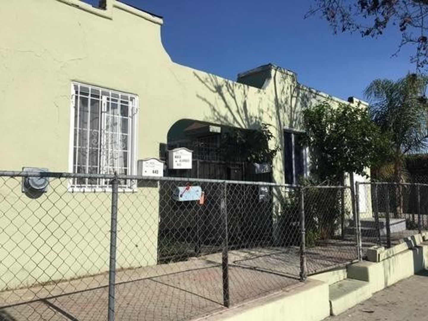Los Angeles Apartment: 443-445 West Florence Avenue