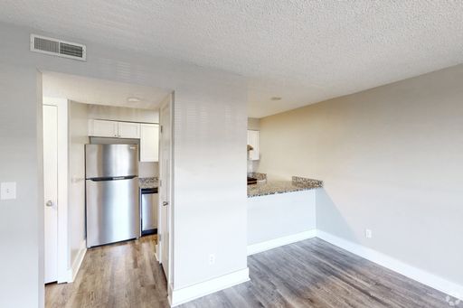 1st Month's rent FREE! – photo 1