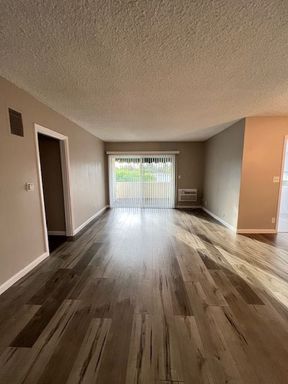 The Reseda One Bedroom Premium – photo 1