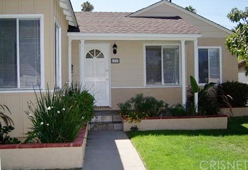 Tarzana House: 6131 Canby Ave