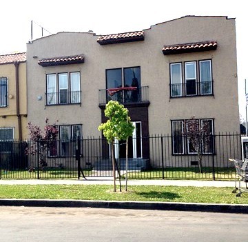 Charming 1-Bedroom Apartment in a Growing Los Angeles Neighborhood – photo 1