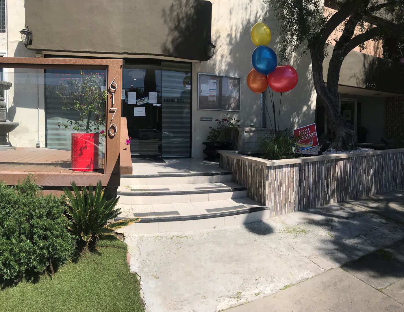 Tarzana Apartment: 6130 Reseda Blvd