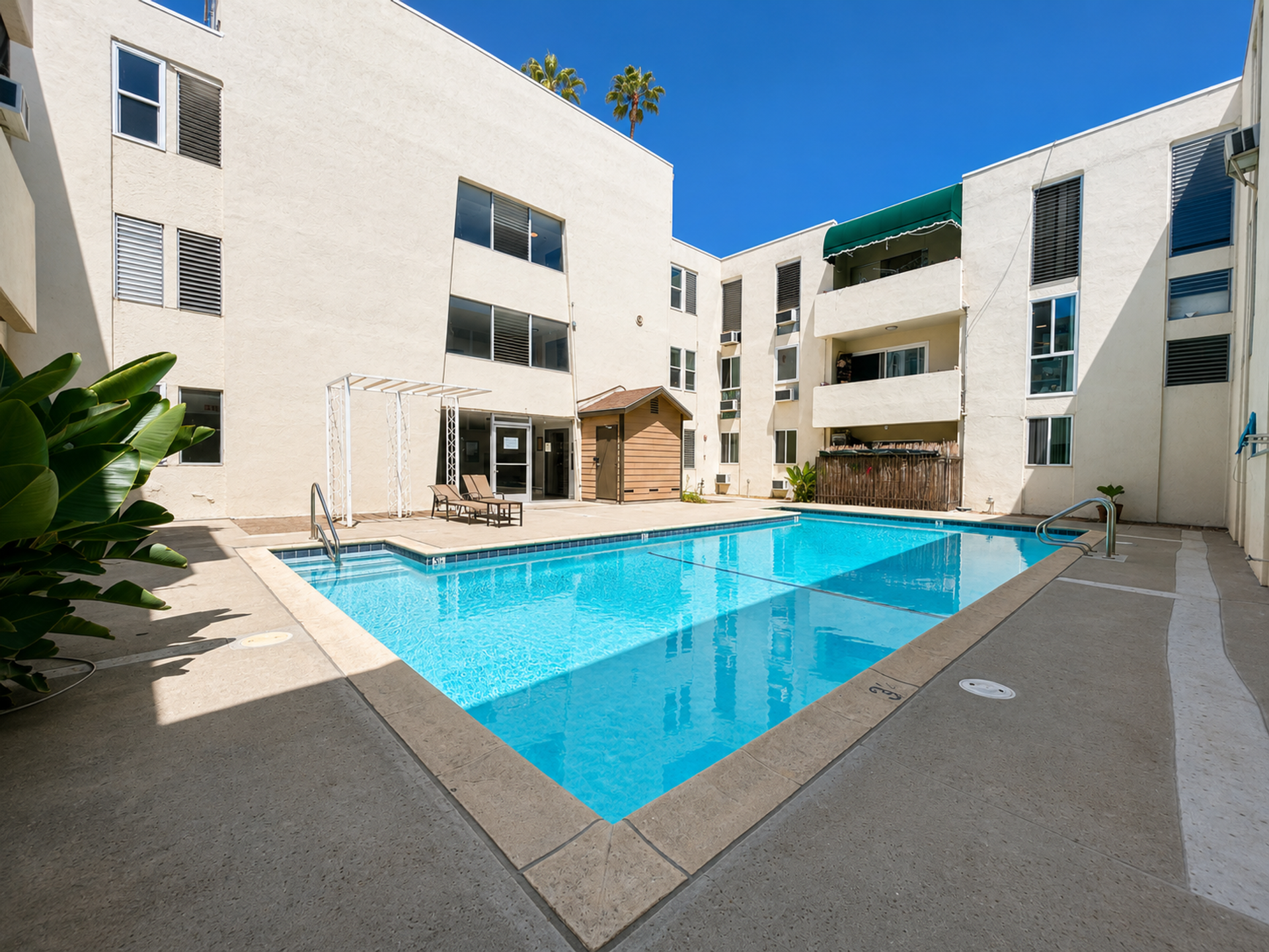 TARZANA 6210 3 of 8