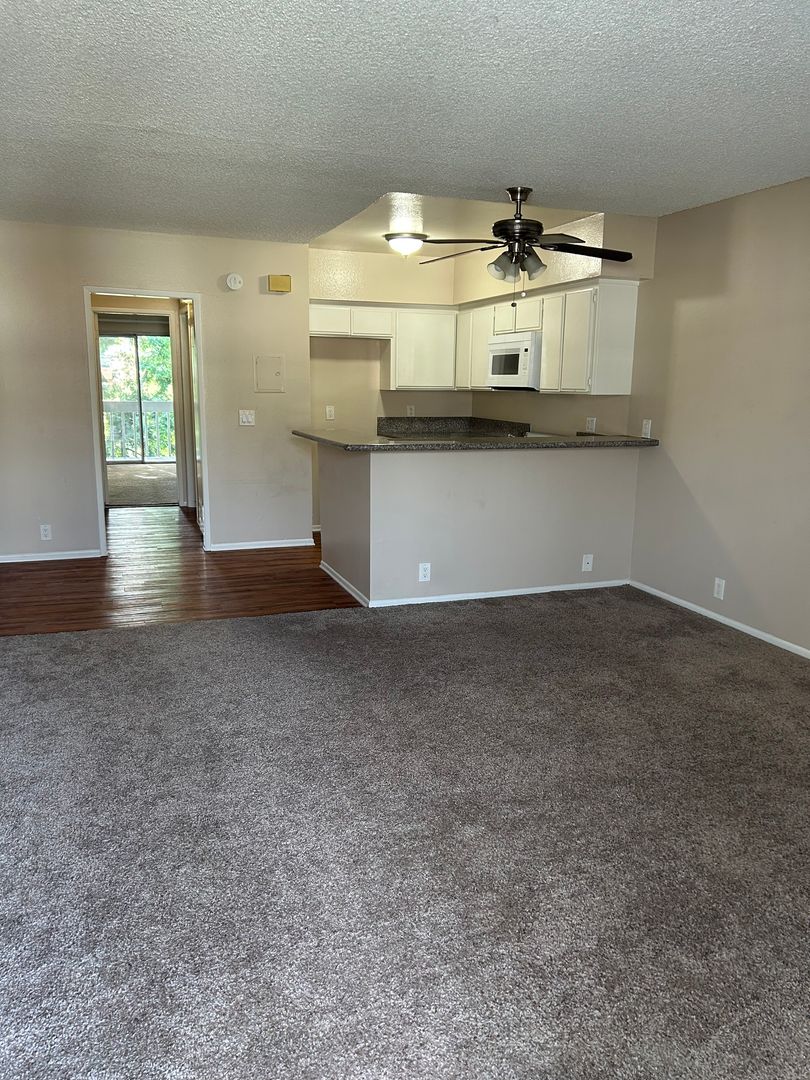 Midway City Apartment: 15421 Van Buren Street