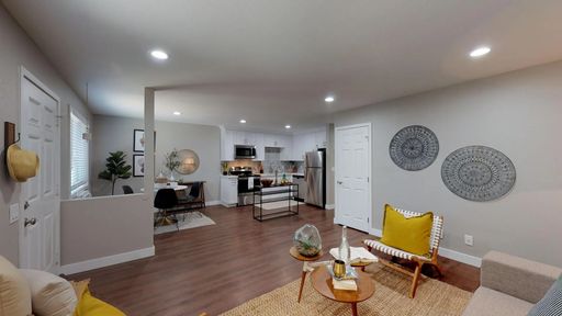 MOVE IN SPECIAL!!!!! $200 Off 1st Month Rent – photo 1