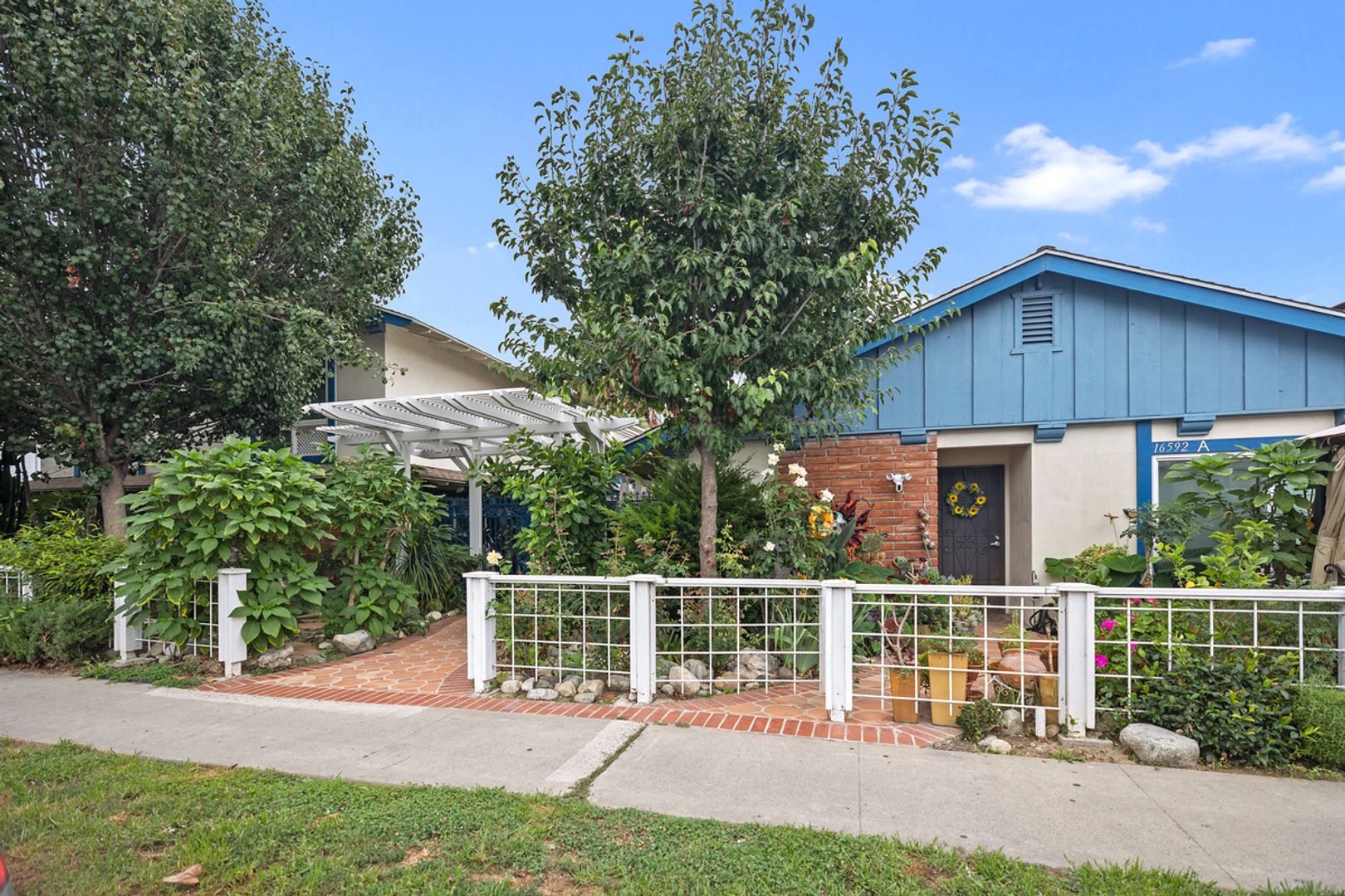 Tustin Apartment: 16592-16596 Alliance Avenue