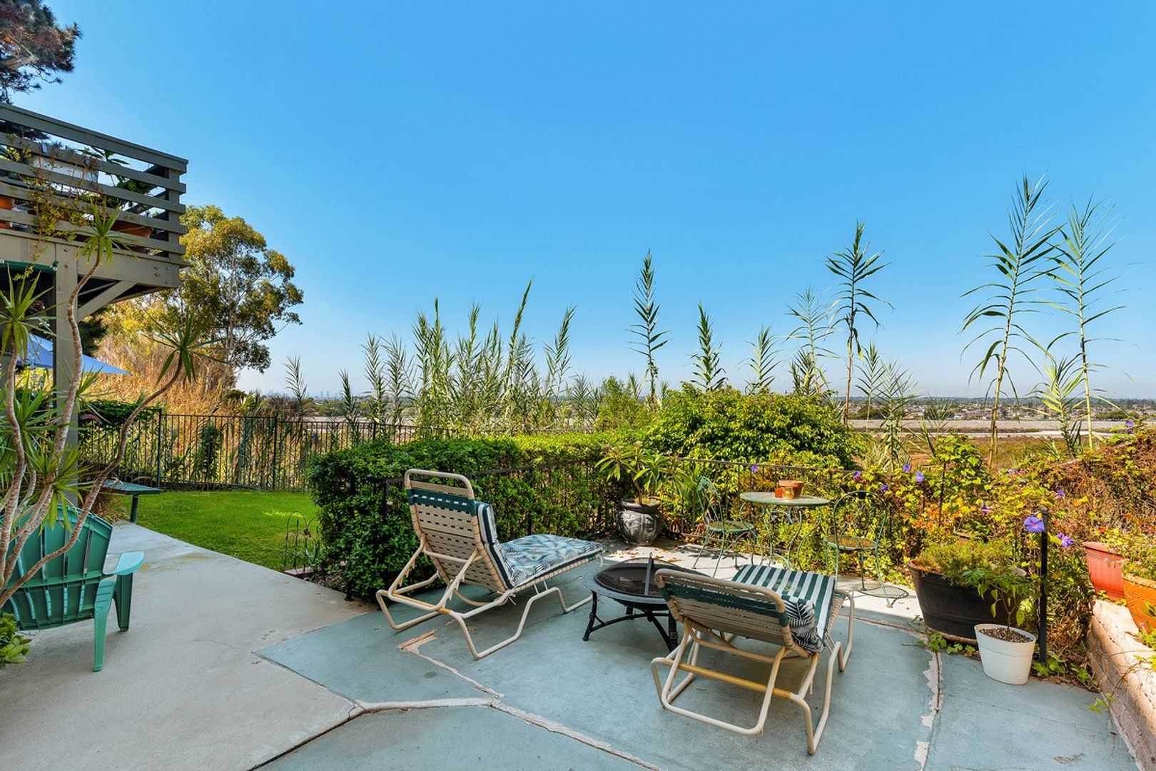 Costa Mesa Apartment: 2201 Pacific Avenue