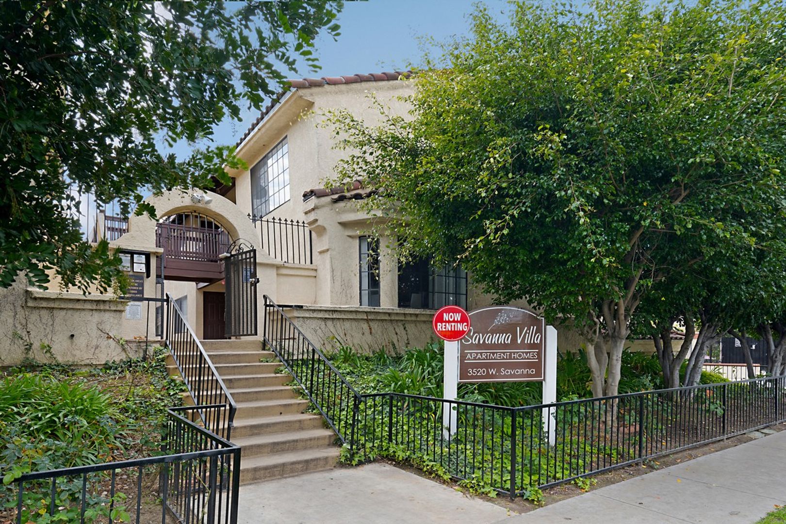 Anaheim Apartment: 3520 West Savanna Street