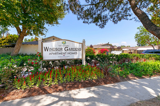 Newly Renovated Bungalow-style Unit Available! – photo 1