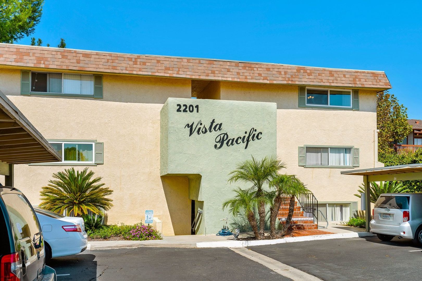 Costa Mesa Apartment: 2201 Pacific Avenue