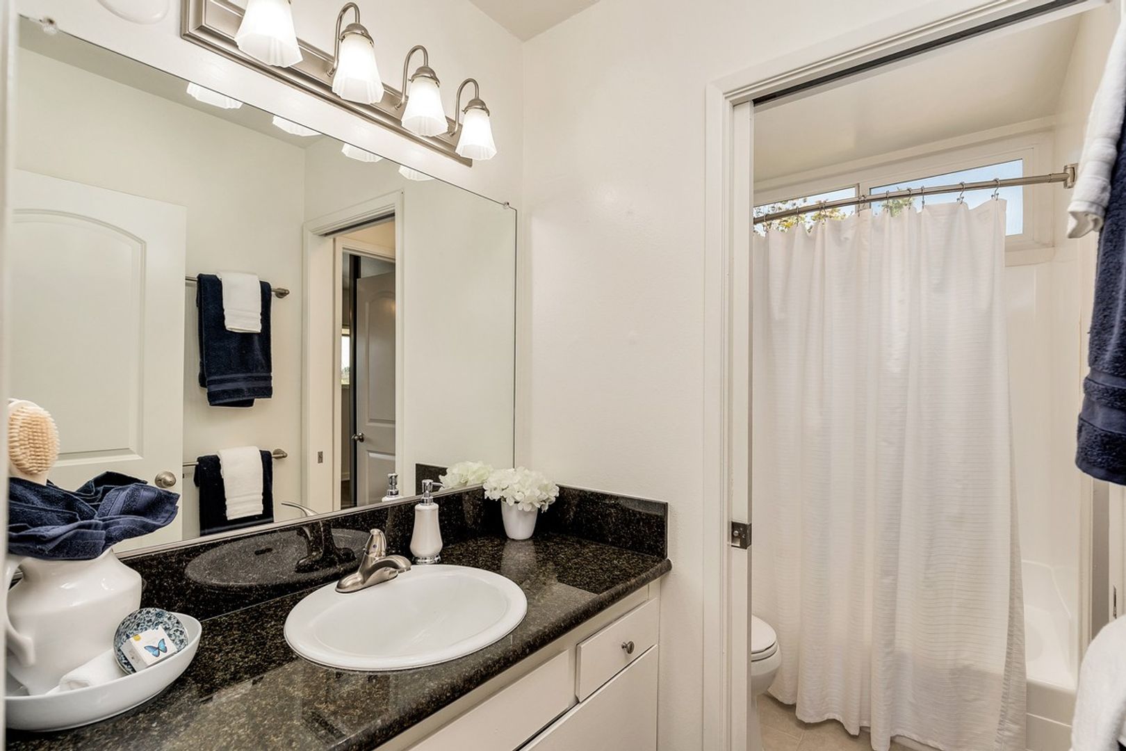 Costa Mesa Apartment: 2201 Pacific Avenue