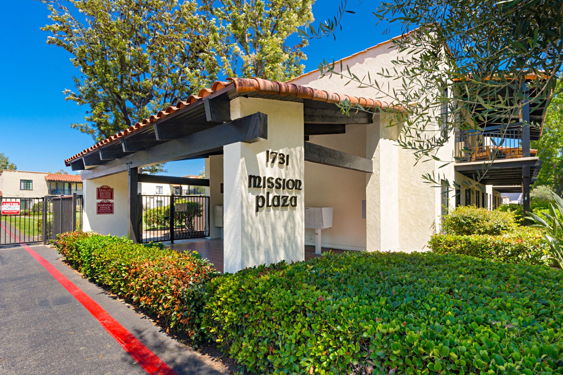 Tustin Apartment: 1731 Mitchell Avenue