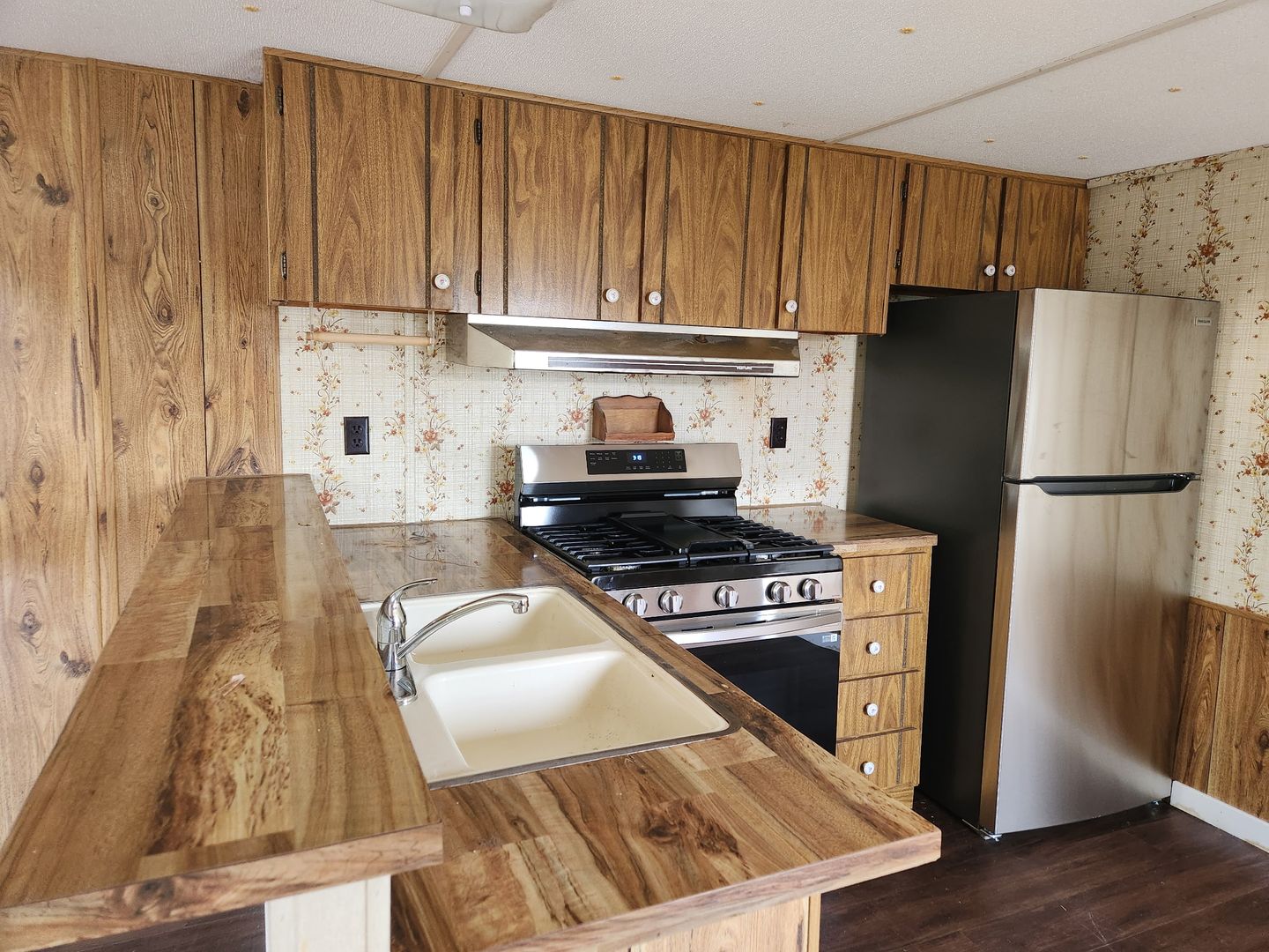 Black River Falls Apartment: 650 Elm Street