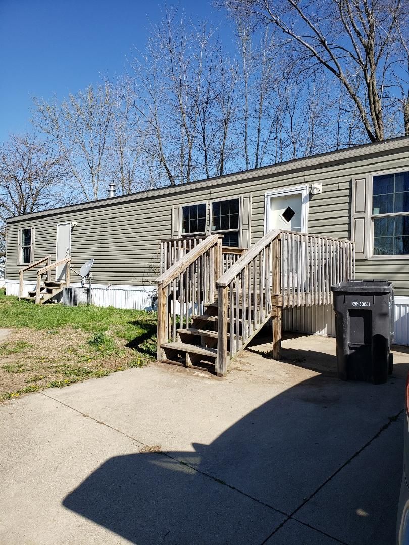 Charleston Apartment: 504 & 505 N Division St