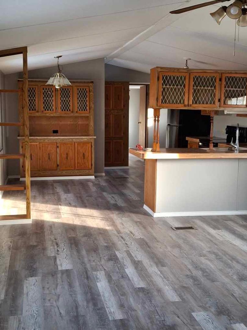 Algoma Apartment: Algoma Mobile Home Park