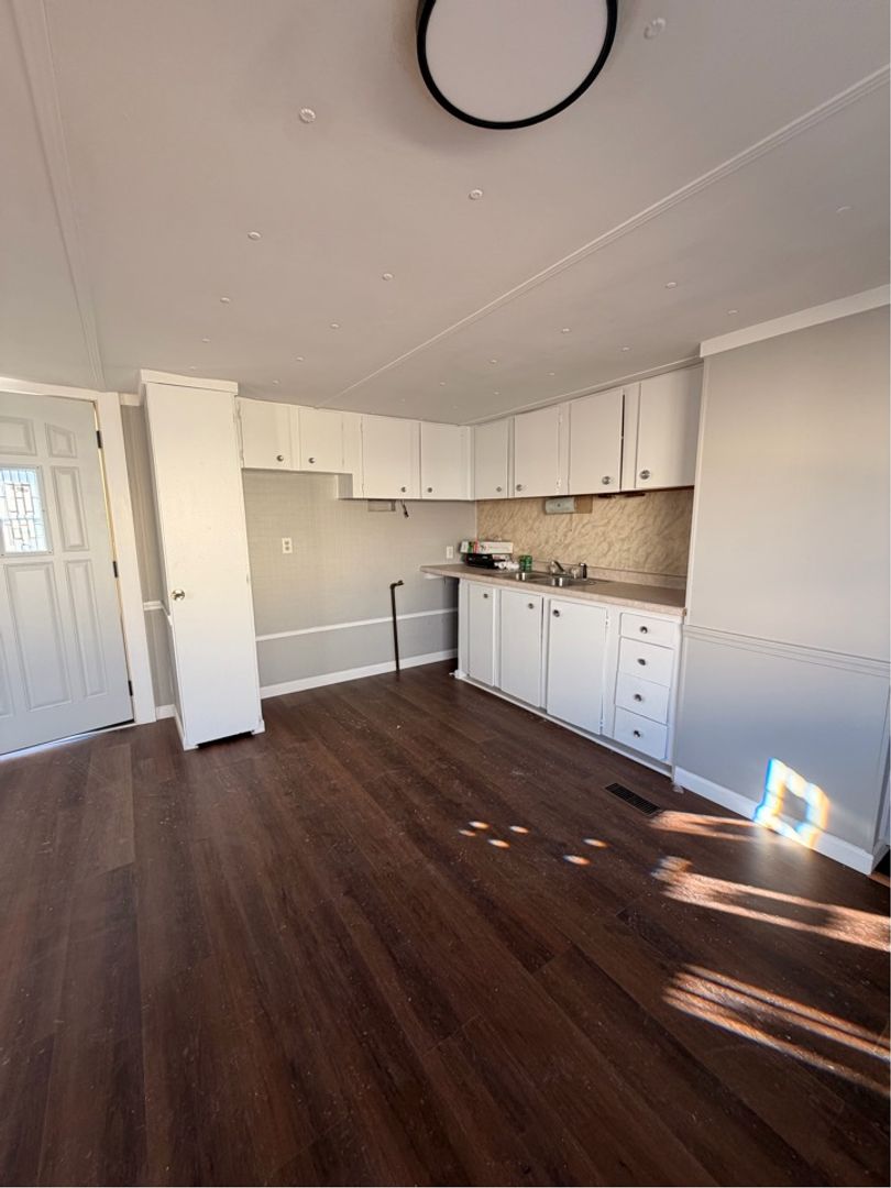 Wisconsin Rapids Apartment: 2910 W. Grand Ave.