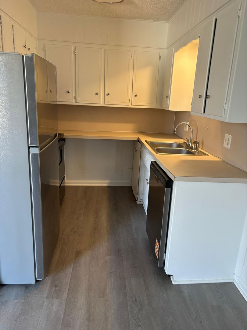 Van Buren Apartment: 20 South 21st. St.