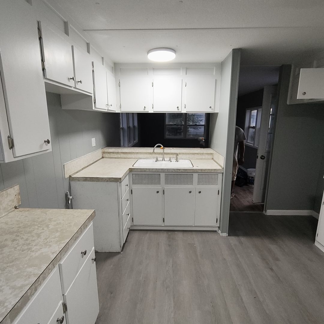 Ellinwood Apartment: 503 S. Humbolt Ave.