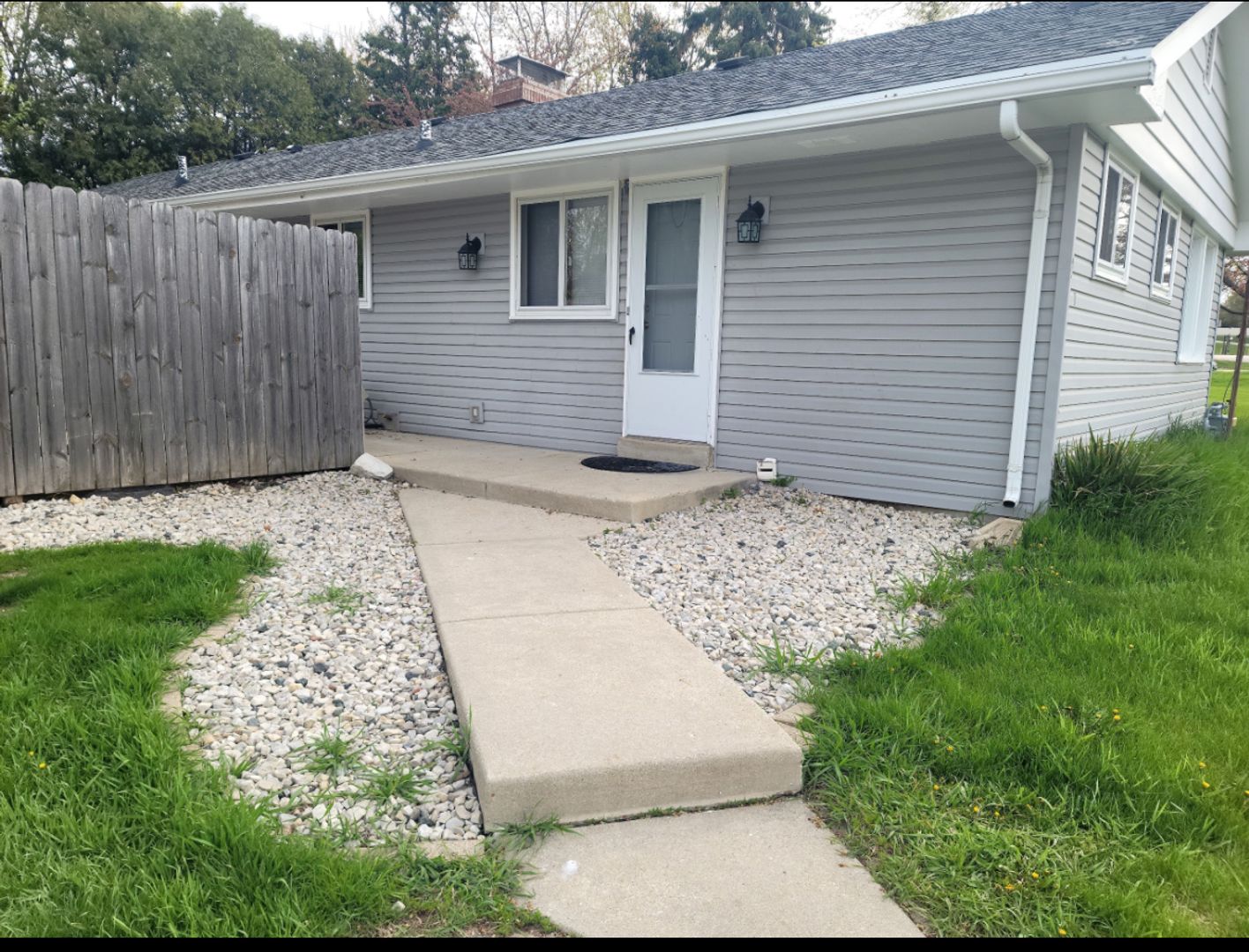 Franklin Apartment: 6405 S. 27th Street