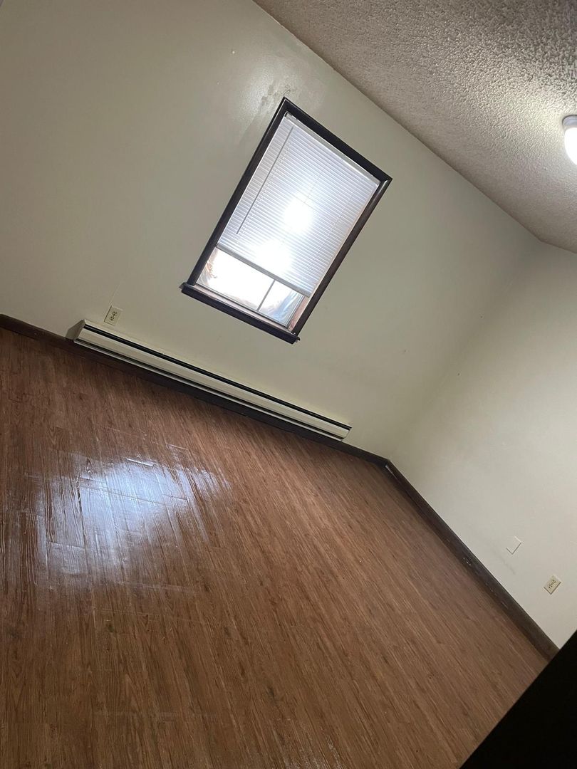 Van Buren Apartment: 20 South 21st. St.