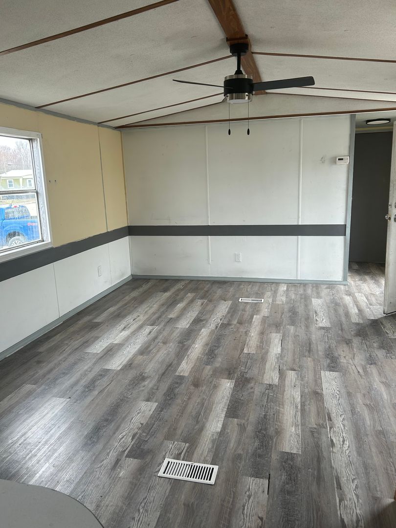 Charleston Apartment: 504 & 505 N Division St