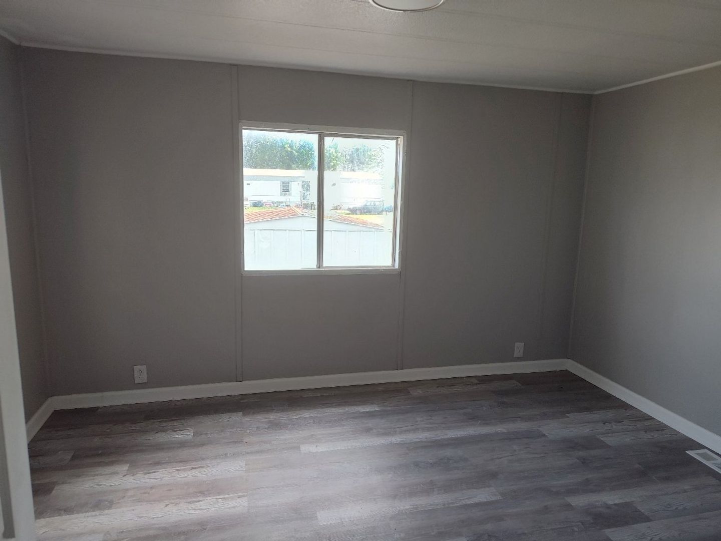 Ellinwood Apartment: 503 S. Humbolt Ave.