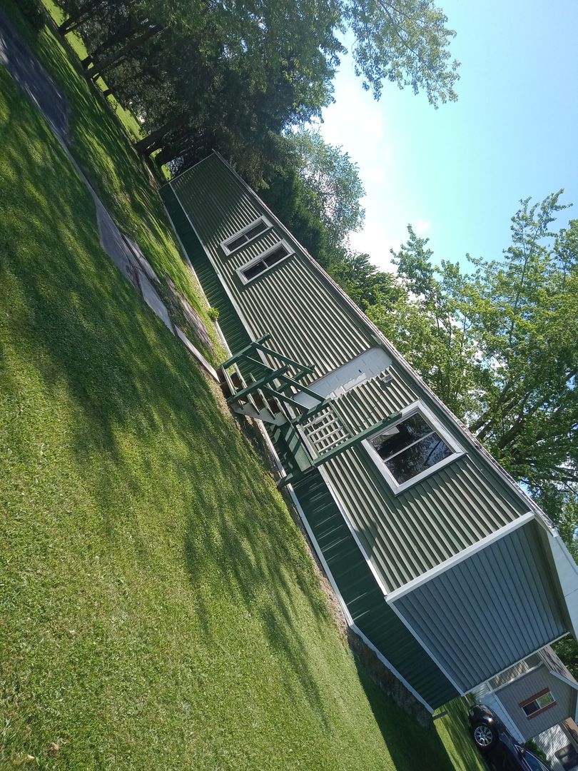 Reedsville Apartment: Meadowbrook Court