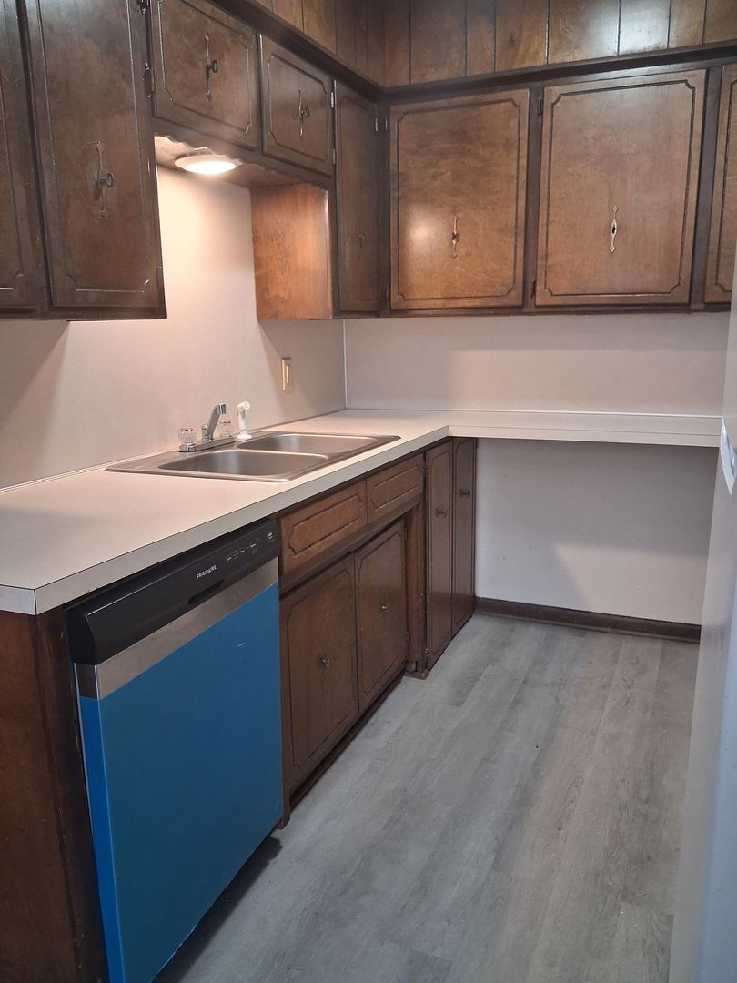 Van Buren Apartment: 20 South 21st. St.
