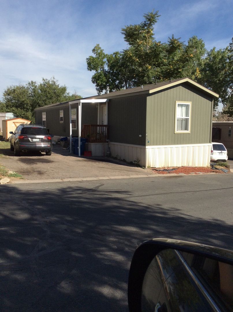 Federal Heights House: 9400 Elm Court, #645