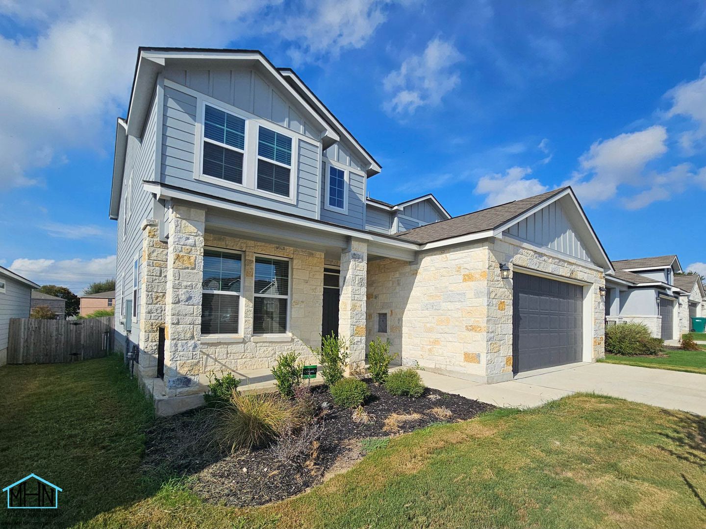 Live Oak House: 11225 Lowder Ln