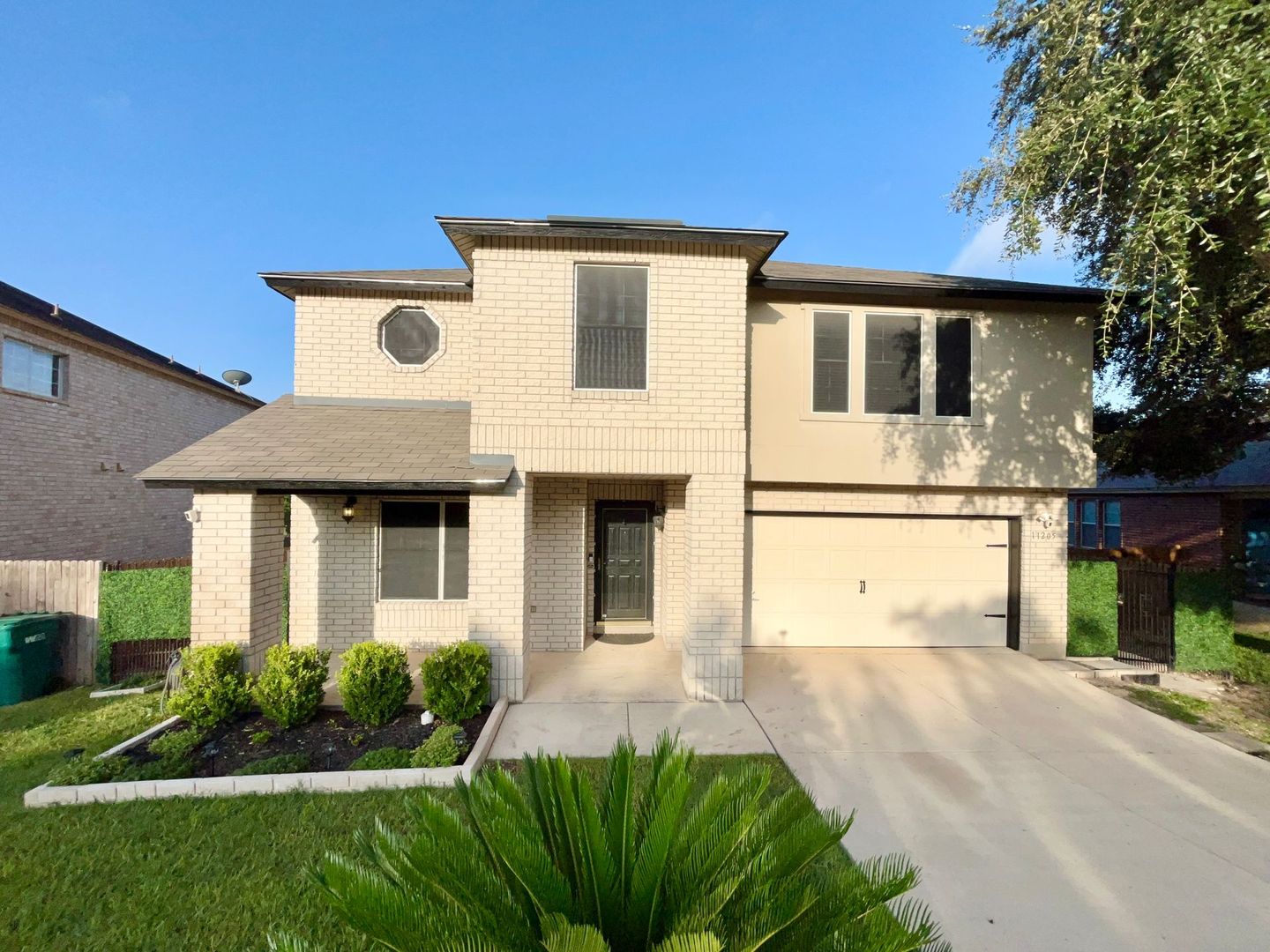 Live Oak House: 11205 Forest Pass Ct