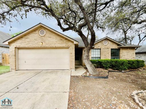Charming 3-bedroom, 2-bath home near SeaWorld and Lackland AFB! – photo 1