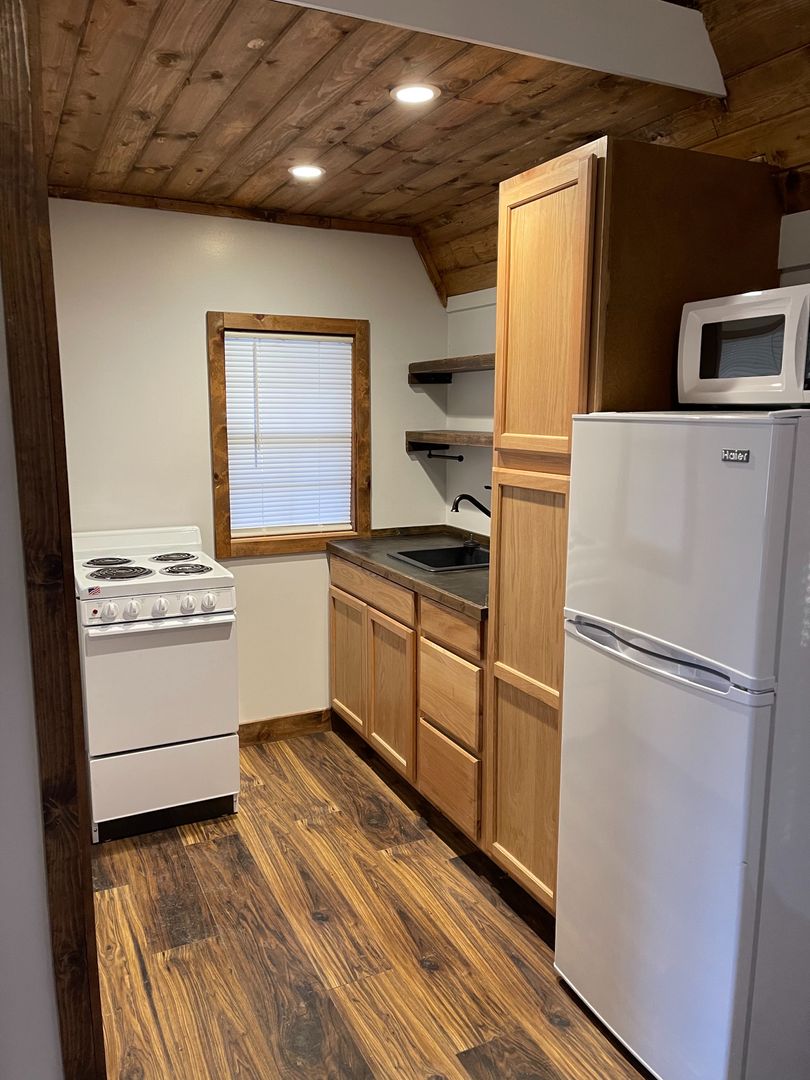 Havre Apartment: 10 Ninth Ave NW