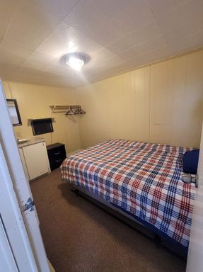 1 bedroom Unit - all utilities included