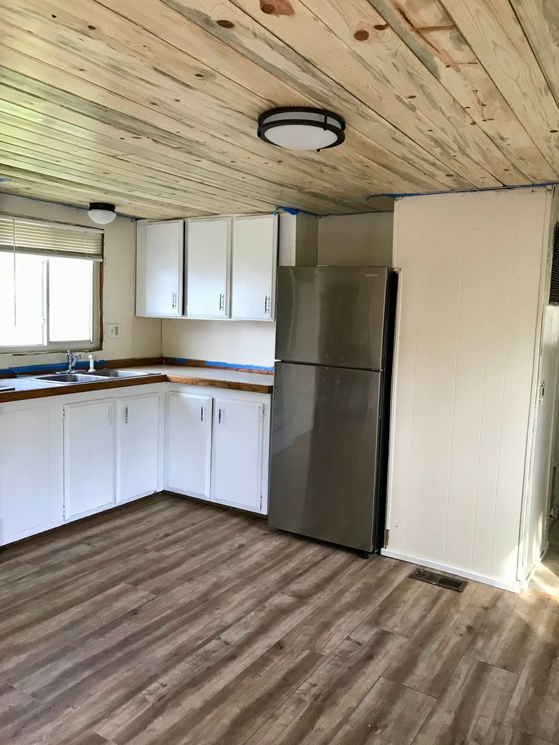 Cottonwood Village LLC