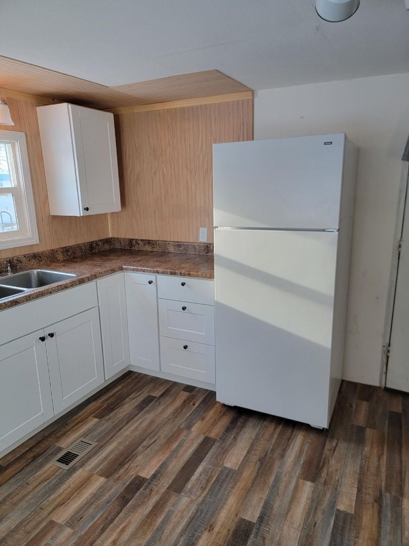 Glendive Apartment: 900 S Pearson Avenue