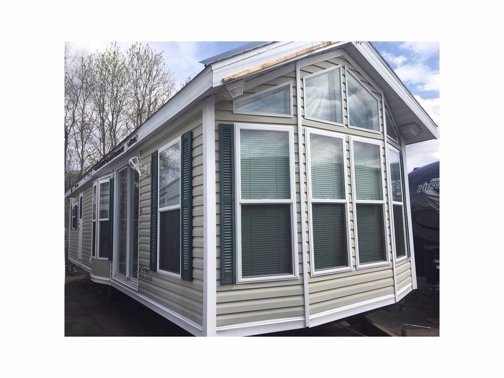 Staples Apartment: 1201 8th Street NE