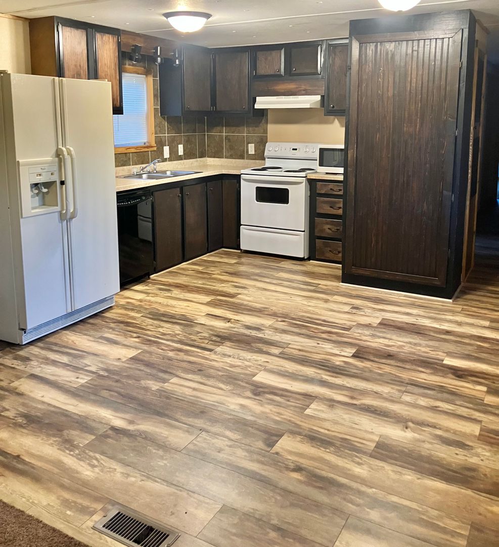 Pierz Apartment: 310 3rd Avenue Northwest