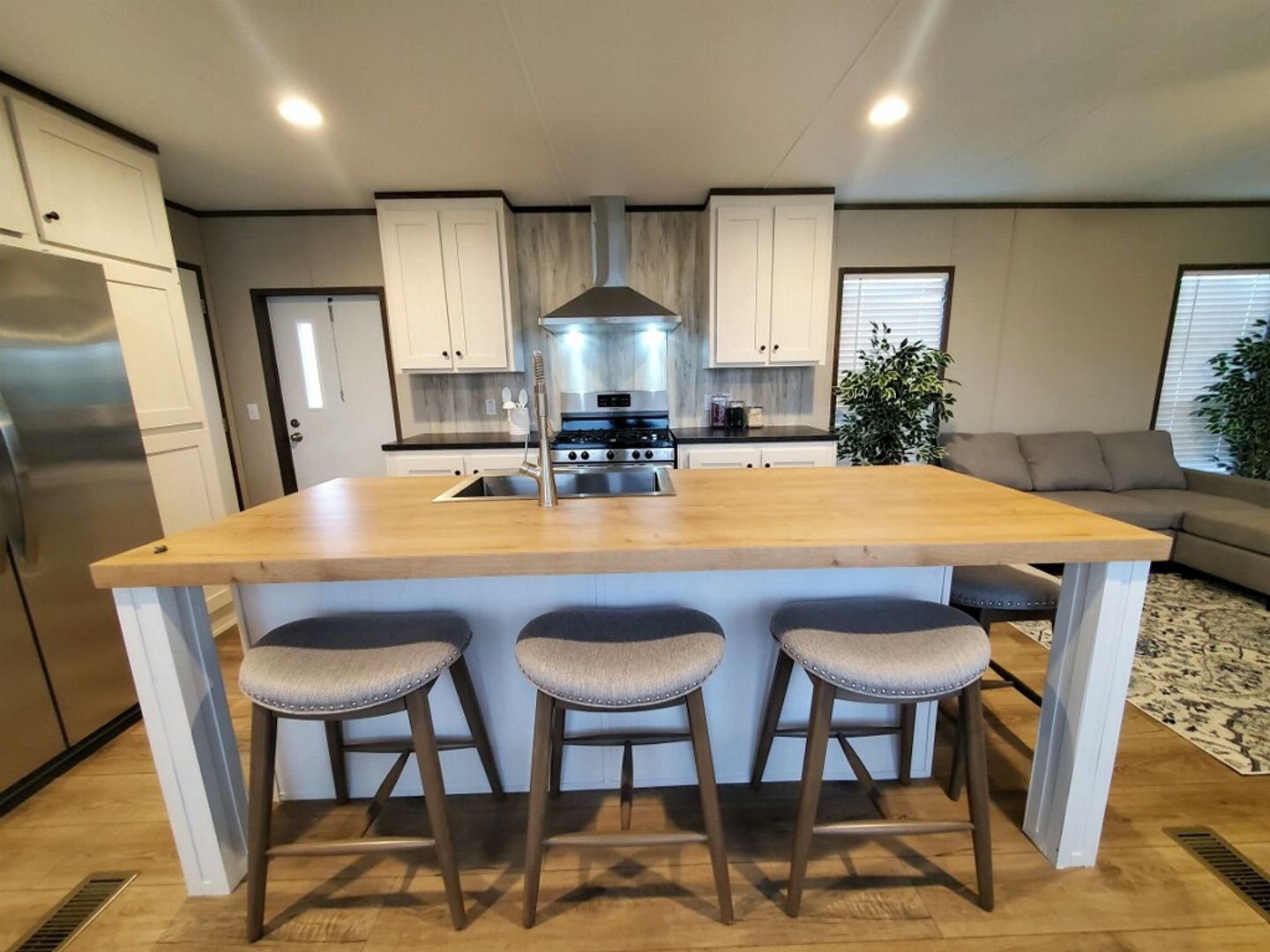 Portland Apartment: 6736 Buddy Ganem