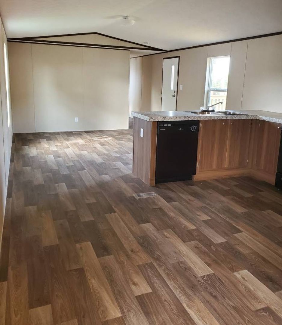 Portland Apartment: 6736 Buddy Ganem