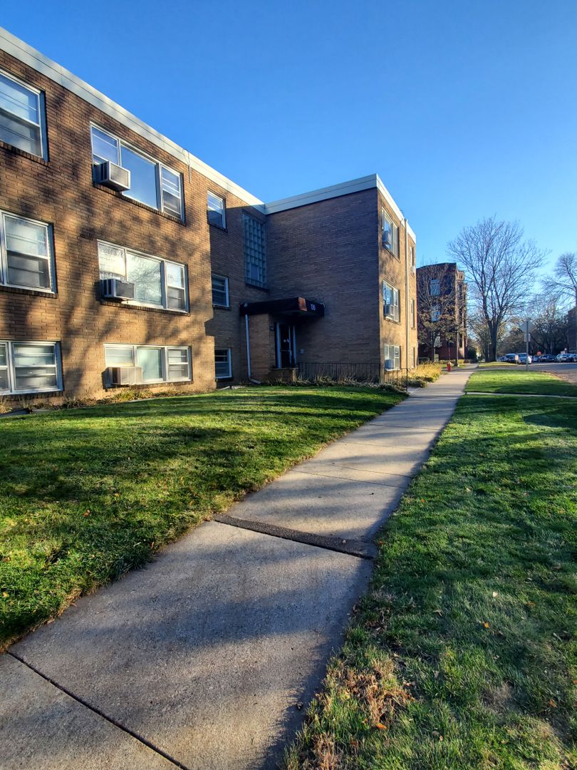 St. Paul Apartment: 138 Arundel Street