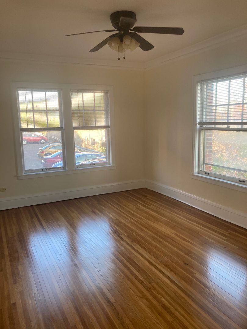 Minneapolis Apartment: 601 Ridgewood Avenue