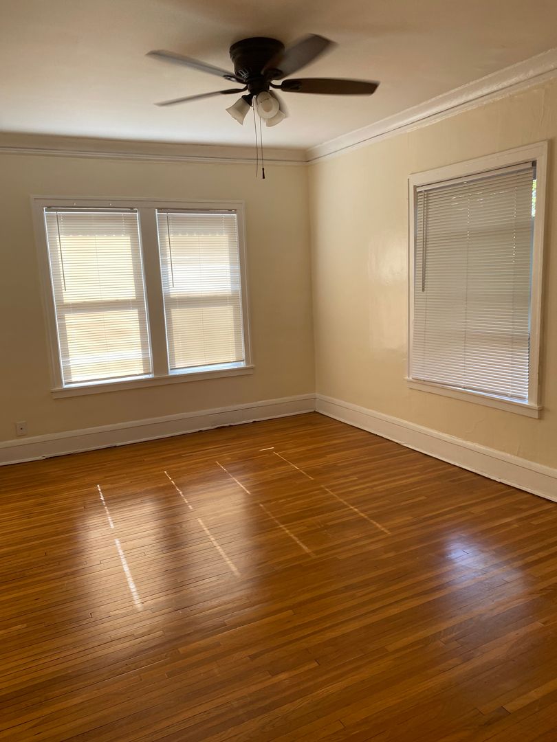 Minneapolis Apartment: 601 Ridgewood Avenue