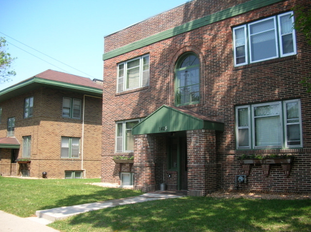 St. Paul Apartment: 1425 Grand Avenue