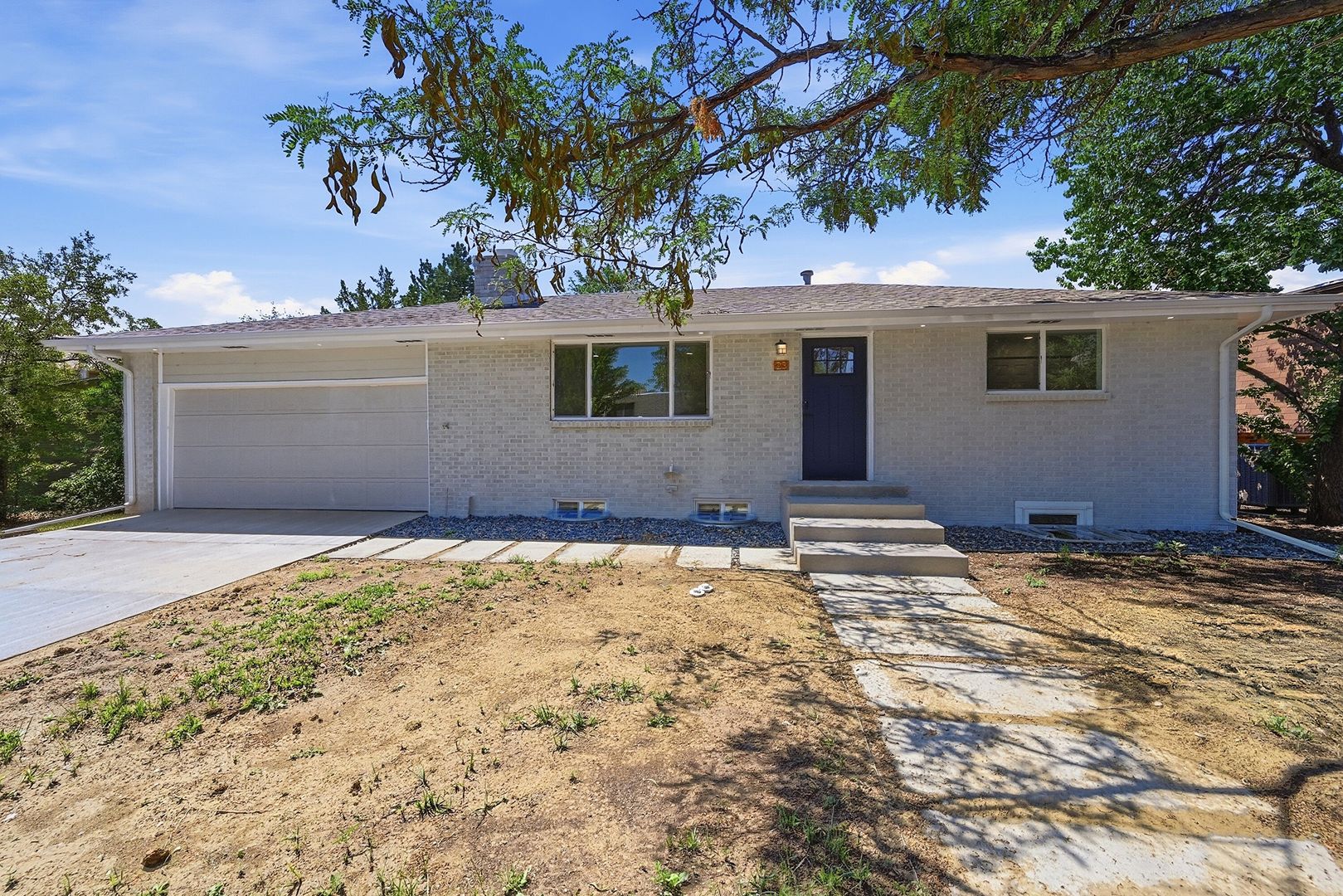 Longmont House: 23 Univeristy Dr