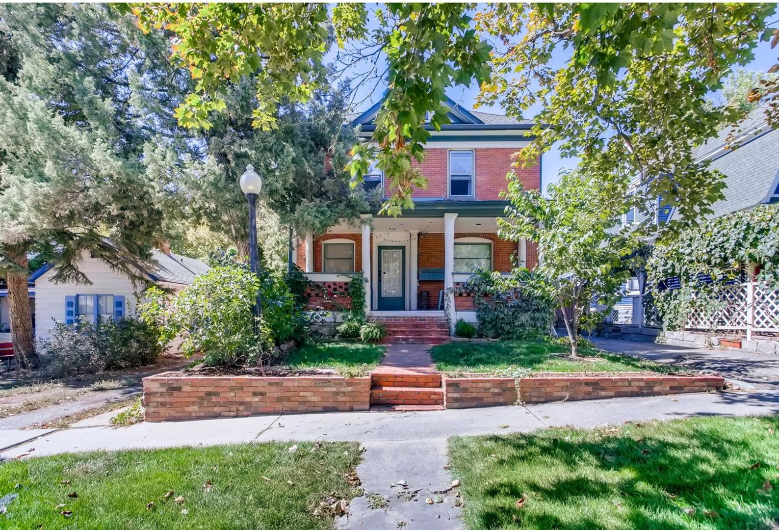 Longmont Apartment: 237 Coffman St