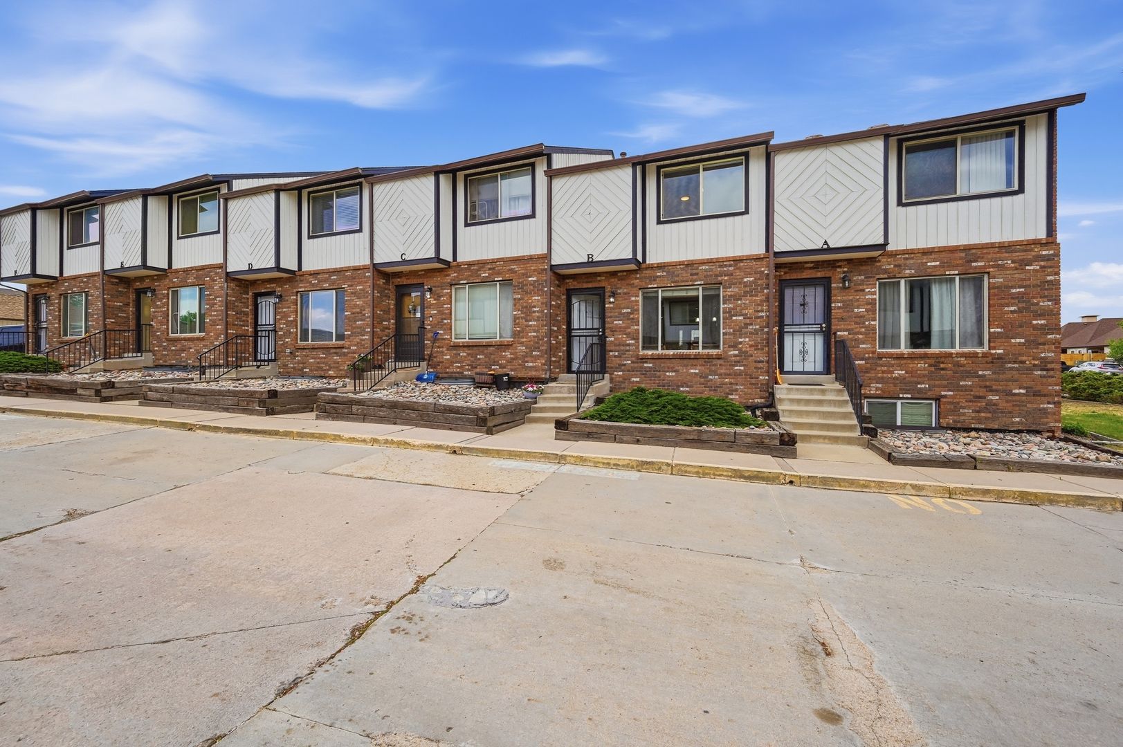 Littleton Apartment: 9850 W Stanford Ave