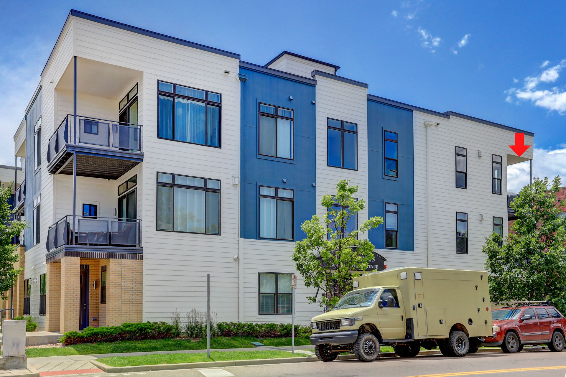 2 bedroom 2 bath Penthouse apartment in Washington Park West